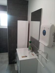 Bilik mandi di Gîte 3 chambres neuf proche plage