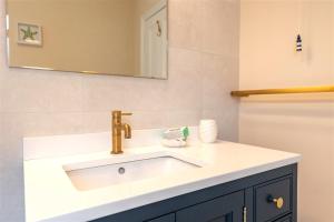Ένα μπάνιο στο Stunning ground floor apartment near Southwold +17 φωτογραφίες