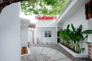 Zahrada ubytování RedDoorz Plus at Jalan Gatot Subroto Jakarta