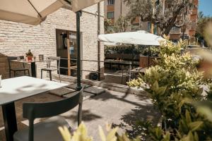 A balcony or terrace at B&B Palazzo Storico Di Nicola