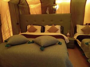 Postel nebo postele na pokoji v ubytování Diament Luxury Camp