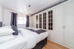 Gallery image of Stunning 3 Bed House with Private Garden, Woolwich in London +26 photos