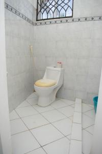Koupelna v ubytování Royal Palms Mtwapa Apartments