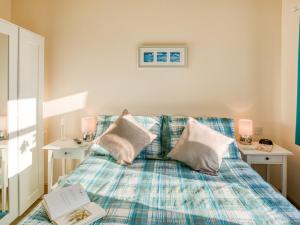 Ένα ή περισσότερα κρεβάτια σε δωμάτιο στο 2 Bed in Bridlington 77607