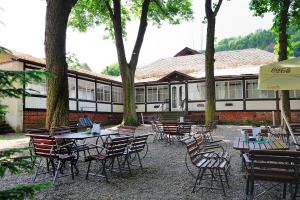 Reštaurácia alebo iné gastronomické zariadenie v ubytovaní Hotel Praha Potštejn
