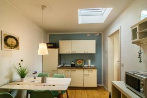 Η κουζίνα ή μικρή κουζίνα στο Ferienhaus Diekster - Erdgeschoss 2