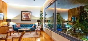 Posezení v ubytování Hotel Alcazar Irun