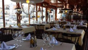 Gallery image of Hotel Portofino by InsideHome in Empuriabrava