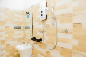 Ένα μπάνιο στο Blue Sky Villa Ahangama +19 φωτογραφίες