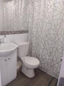 Ένα μπάνιο στο Arriendo diario Puertas del Mar, La Serena