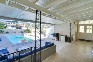 Gambar di galeri bagi Winter Haven Home with Pool Near Legoland! di Winter Haven