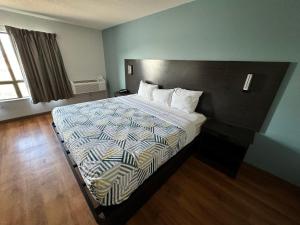 Postel nebo postele na pokoji v ubytování Motel 6 East Syracuse, NY - Airport