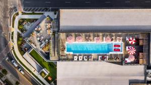 Бассейн в Virgin Hotels Nashville или поблизости +39 фотографий