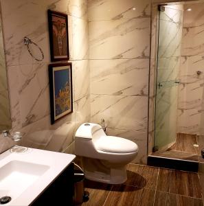 Et badeværelse på Casa Guapa Coliving