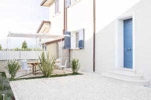 A balcony or terrace at Home by Massi