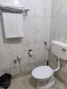 Unpack Hostel的一间浴室