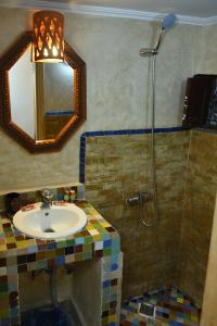 Koupelna v ubytování Riad Fes EL KAID
