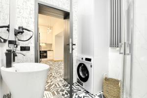 Koupelna v ubytování Apartament w sercu Kamiennej Góry + 8 fotografií