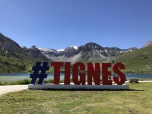 Zdjęcie z galerii obiektu Appartement cosy rénové à Tignes, proche des pistes, balcon, wifi - FR-1-641-13 w mieście Tignes