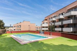 Swimmingpoolen hos eller tæt på Modern Apartment in Lloret - 200 Steps from the Sea!