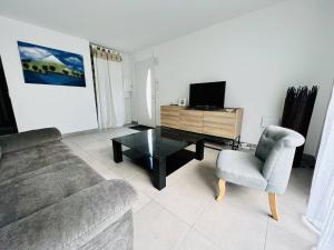 Ảnh trong thư viện ảnh của Maison familiale au cœur d'Hasparren, 2 chambres, 2 salles d'eau, jardin clôturé, animaux acceptés - FR-1-495-131 ở Hasparren