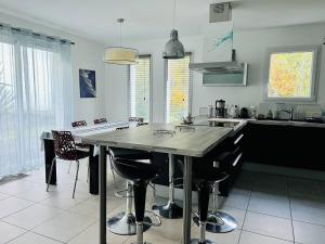 Ảnh trong thư viện ảnh của Maison familiale au cœur d'Hasparren, 2 chambres, 2 salles d'eau, jardin clôturé, animaux acceptés - FR-1-495-131 ở Hasparren