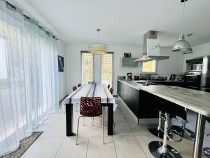 Ảnh trong thư viện ảnh của Maison familiale au cœur d'Hasparren, 2 chambres, 2 salles d'eau, jardin clôturé, animaux acceptés - FR-1-495-131 ở Hasparren +17 ảnh