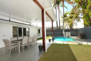 Bazén v ubytování 95 Palm Drive Mooloolaba nebo v jeho okolí