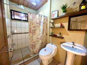 Phòng tắm tại Arenal NAE Home