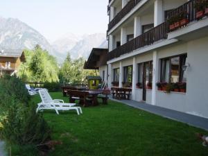 Nespecifikovaný výhled na hory nebo výhled na hory při pohledu z hotelu