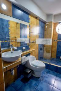 Koupelna v ubytování Golden Mar Hotel + 26 fotografií
