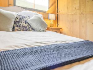 Легло или легла в стая в Horscombe Lodge - Ukc6261
