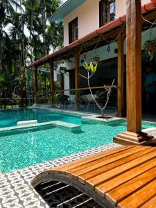 Het zwembad bij of vlak bij Alibaug 3bhk Villa- Gippys Hospitality