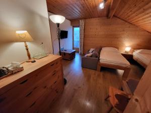 Posezení v ubytování Hotel La Tour d'Aï