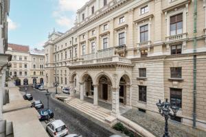 Kép Opera Balkony Luxury Apartment with free parking szállásáról Budapesten a galériában