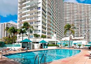 Bazén v ubytování Ocean View Waikiki Luxury Ilikai nebo v jeho okolí