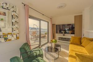 Posezení v ubytování Ivica Super comfortable, newly furnished apartment in a top location