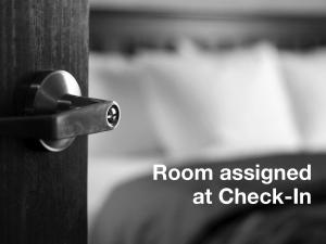 Postel nebo postele na pokoji v ubytování Lex Hotel NYC