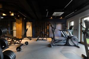 Posilňovňa alebo fitness centrum v ubytovaní Elite Apartments Nadmotławie Prestige