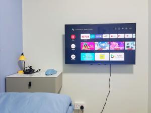 Student Accommodation - 188 Wan Chai Road TV 또는 엔터테인먼트 센터