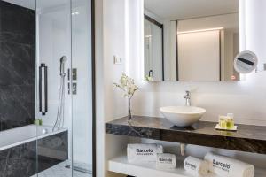 A bathroom at Barceló Imagine