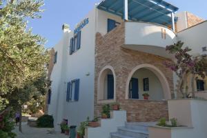 Το κτήριο όπου στεγάζεται  το ξενοδοχείο διαμερισμάτων
