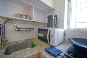 Nhà bếp/bếp nhỏ tại Student Accommodation - 290 Hennessy Road