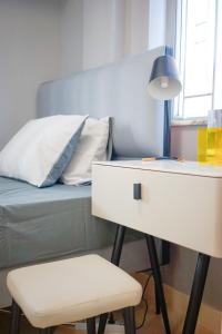 Giường trong phòng chung tại Student Accommodation - 290 Hennessy Road