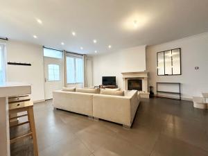 Fotografia z galérie ubytovania Medellin - Magnifique maison à Reims v destinácii Reims