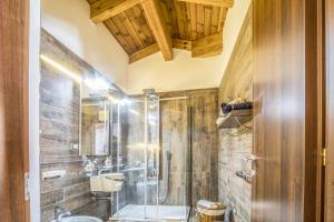 A bathroom at Amore Rentals - Appartamento Caruso Még 37 kép
