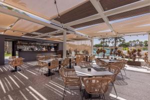 Restaurace v ubytování Kumara Serenoa By Lopesan Hotels