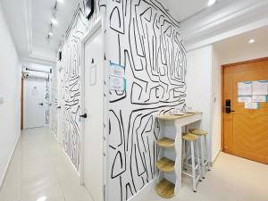 Galeri foto Student Accommodation - 26 Man Yuen Street di Hong Kong