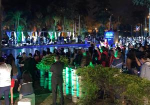 a crowd of people at a concert at night at Beer Hotel Iguazú in Puerto Iguazú +70 photos