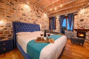 A bed or beds in a room at Mple Feggari